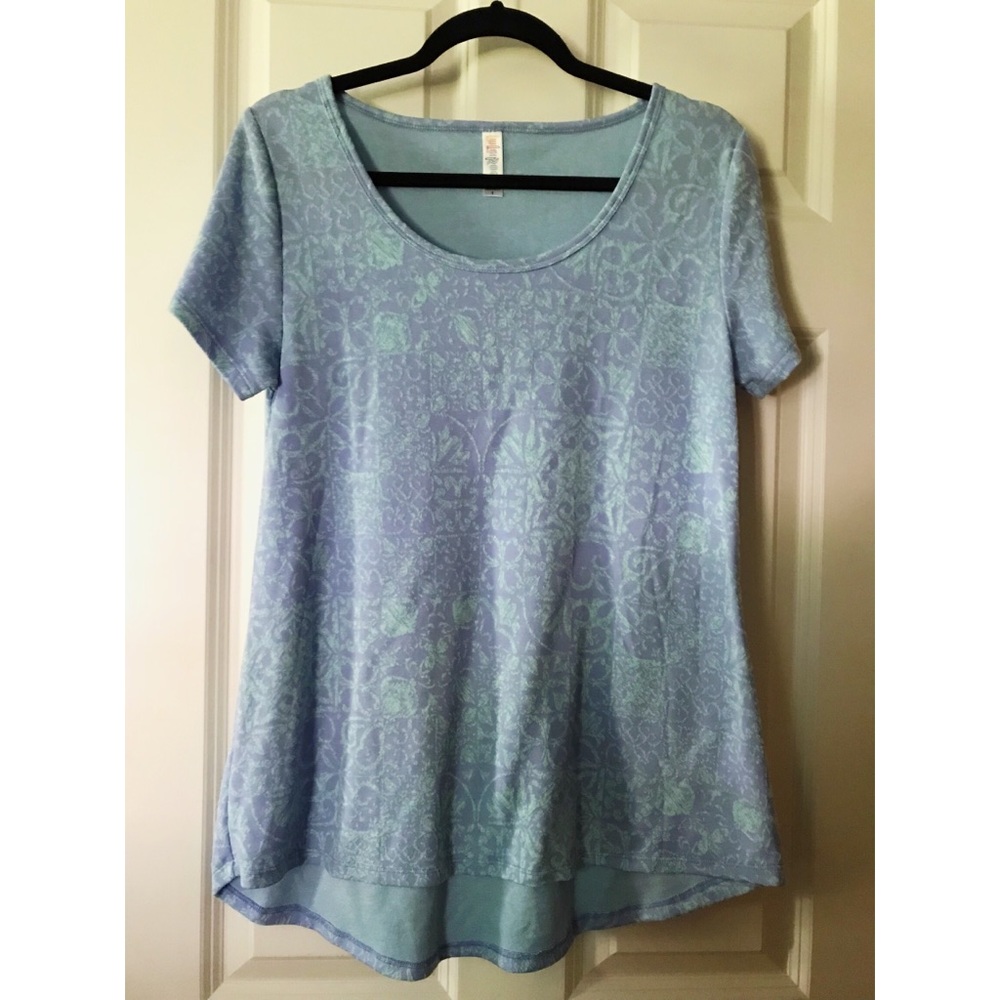 ✨3/$25✨ LulaRoe Classic Tee